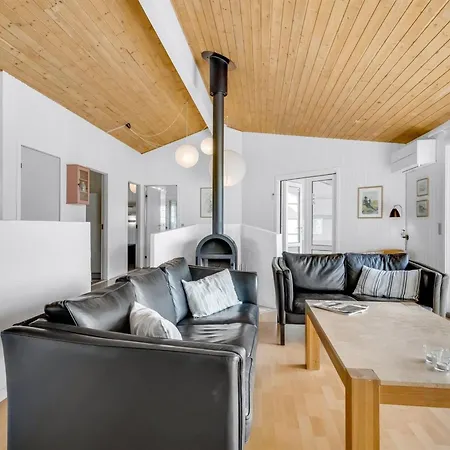 Sulevi - 200m To The Fjord By Interhome