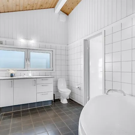 Sulevi - 200m To The Fjord By Interhome Feriehus